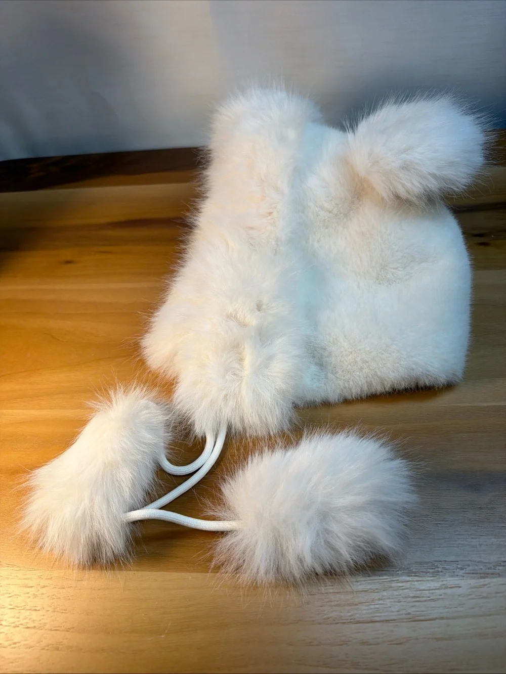 NWOT Faux Mink & Fox 4 Pom Fox Pompoms on top & On Dangling Ear Flap Strings